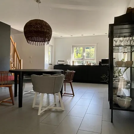 Διαμέρισμα Stilvolle Fuer 6 Personen - Mit Riesiger Dachterrasse