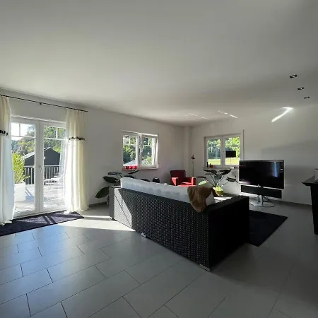 Stilvolle Für Bis Zu 5 Personen - Mit Riesiger Dachterrasse Apartment *