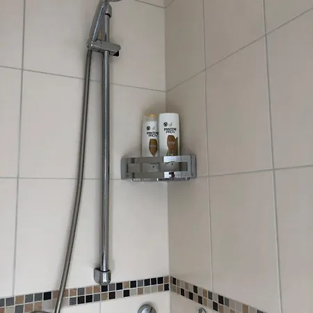 Διαμέρισμα Stilvolle Fuer 6 Personen - Mit Riesiger Dachterrasse *