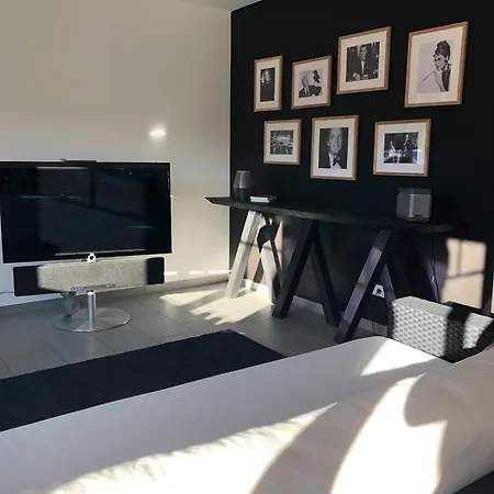 Stilvolle Für Bis Zu 5 Personen - Mit Riesiger Dachterrasse Apartment *