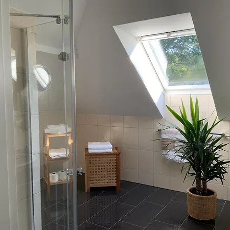 Stilvolle Für Bis Zu 5 Personen - Mit Riesiger Dachterrasse *